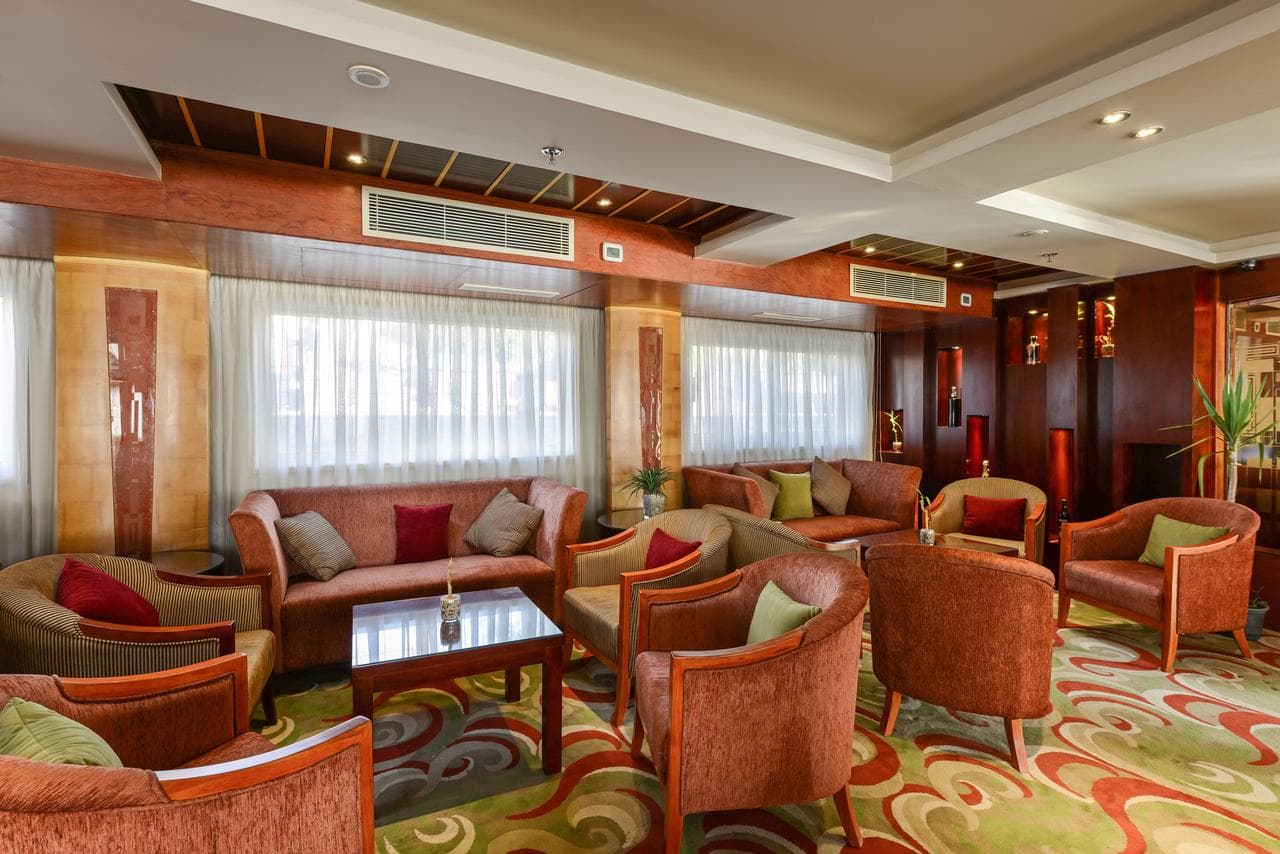 M/S Esmeralda Nile Cruise 3 Nights / 4Days from Aswan to Luxor