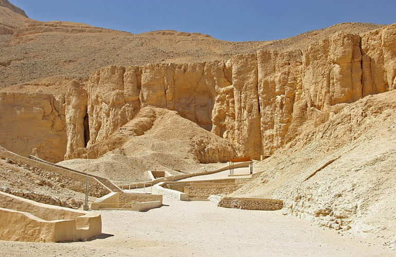Valley of the Queens in Luxor – Complete Travel & History Guide